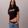 Tricou drept cu logo în relief Tricou drept cu logo în relief