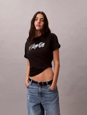 Tricou drept cu logo în relief