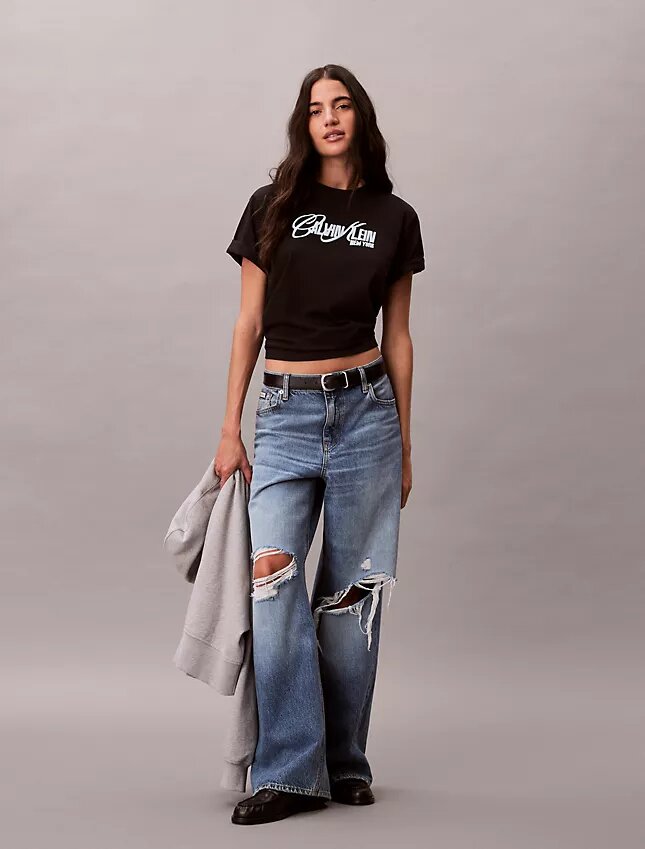 Tricou drept cu logo în relief Tricou drept cu logo în relief