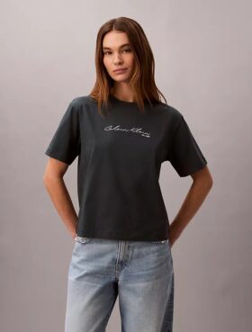 Tricou drept cu logo tip scris