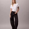 Tricou drept cu logo tip scris