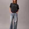Tricou drept cu logo tip scris