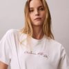 Tricou drept cu logo tip scris