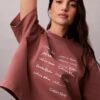 Tricou drept cu logo tipografic