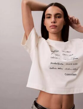 Tricou drept cu logo tipografic