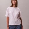 Tricou drept cu monogramă pe toată suprafața Tricou drept cu monogramă pe toată suprafața