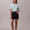 Tricou drept cu monogramă pe toată suprafața Tricou drept cu monogramă pe toată suprafața