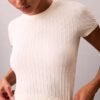 Tricou fără cusături cu emblemă din tricot cu nervuri