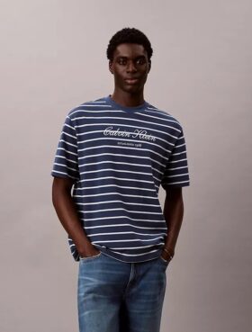 Tricou lejer cu logo grafic în dungi