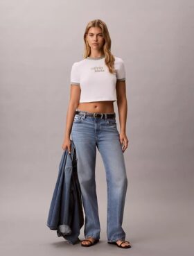 Tricou scurt cu guler rotund și imprimeu grafic cu logo