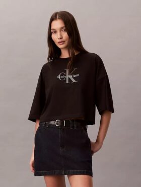 Tricou scurt, drept, Monologo