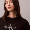 Tricou scurt, drept, Monologo Tricou scurt, drept, Monologo