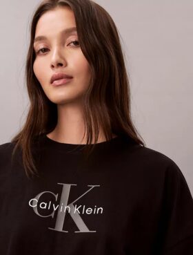 Tricou scurt, drept, Monologo