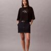 Tricou scurt, drept, Monologo Tricou scurt, drept, Monologo