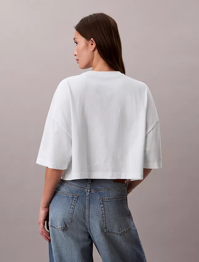 Tricou scurt, drept, Monologo Tricou scurt, drept, Monologo