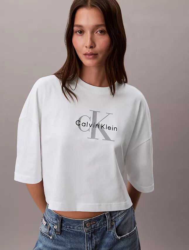 Tricou scurt, drept, Monologo Tricou scurt, drept, Monologo
