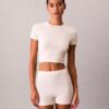 Tricou scurt fără cusături cu emblemă pe guler