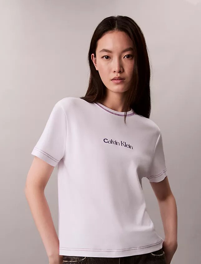 Tricou slim cu logo brodat Tricou slim cu logo brodat