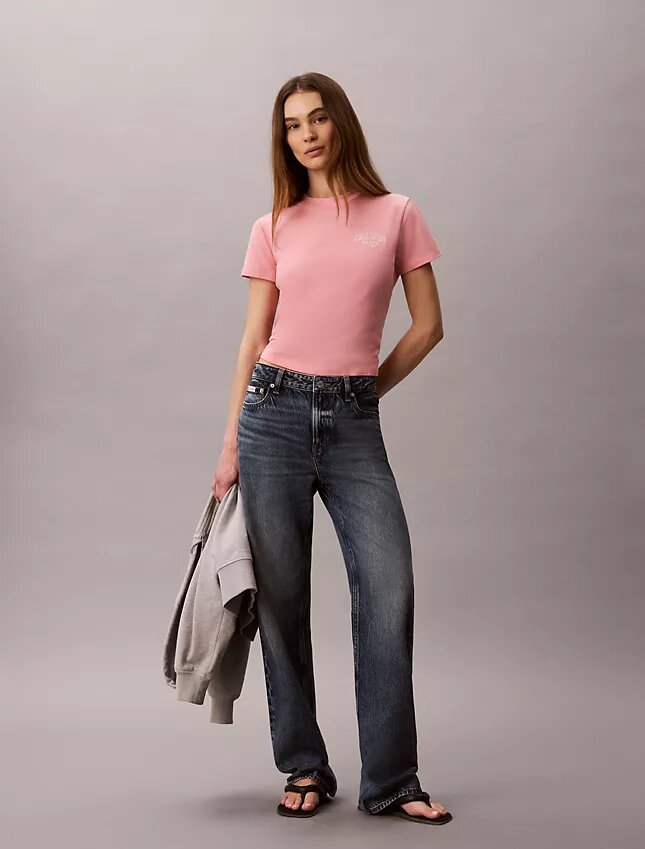 Tricou slim cu logo curbat Tricou slim cu logo curbat