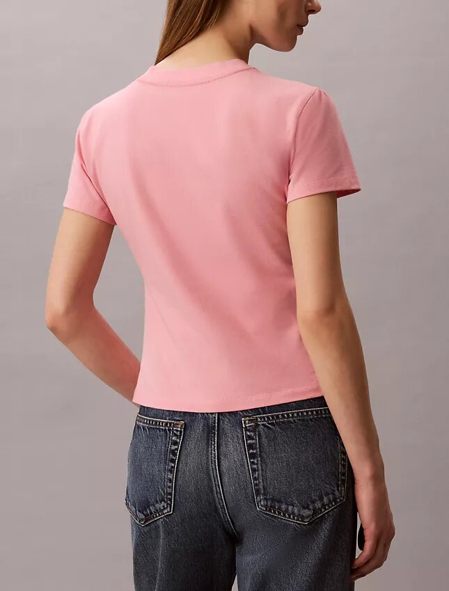 Tricou slim cu logo curbat Tricou slim cu logo curbat