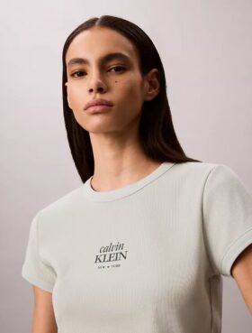 Tricou slim cu logo grafic