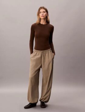 Tricou slim din nailon elastic