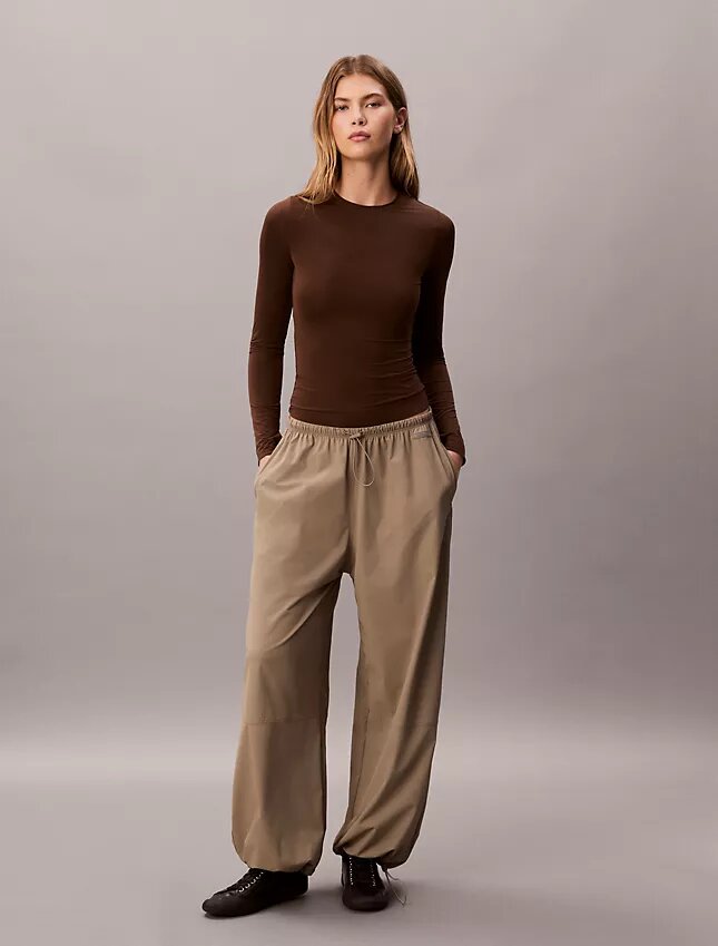 Tricou slim din nailon elastic Tricou slim din nailon elastic