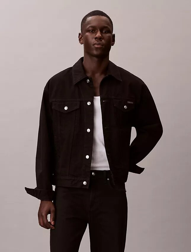 Trucker Jacket din denim în stilul anilor ’90 Trucker Jacket din denim în stilul anilor ’90