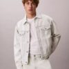 Trucker Jacket din denim în stilul anilor ’90 Trucker Jacket din denim în stilul anilor ’90