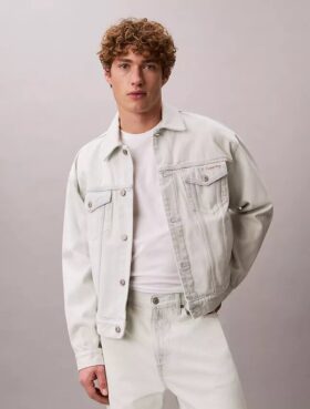 Trucker Jacket din denim în stilul anilor ’90 Trucker Jacket din denim în stilul anilor ’90