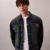 Trucker Jacket din denim în stilul anilor ’90