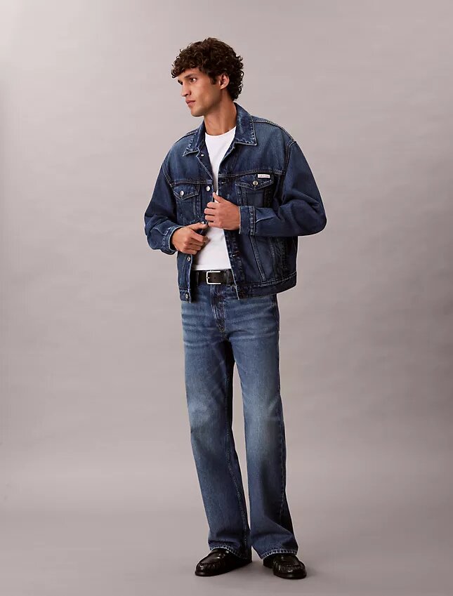 Trucker Jacket din denim în stilul anilor ’90 Trucker Jacket din denim în stilul anilor ’90