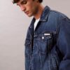 Trucker Jacket din denim în stilul anilor ’90 Trucker Jacket din denim în stilul anilor ’90
