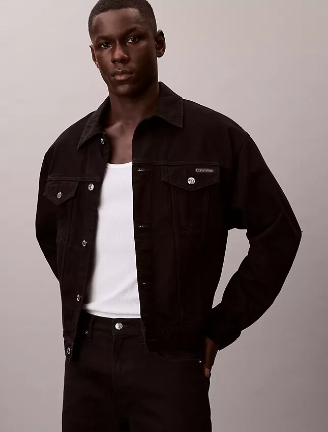 Trucker Jacket din denim în stilul anilor ’90 Trucker Jacket din denim în stilul anilor ’90