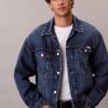 Trucker Jacket din denim în stilul anilor ’90 Trucker Jacket din denim în stilul anilor ’90
